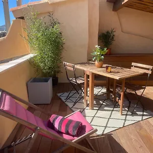 studio-terrasse-en-duplex-au-cur-d-aix-en-provence.aixenprovencehotels.org/